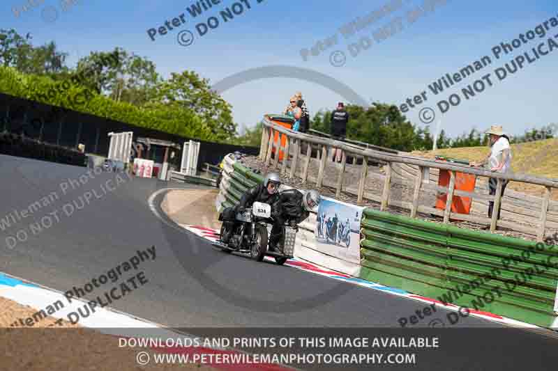 Vintage motorcycle club;eventdigitalimages;mallory park;mallory park trackday photographs;no limits trackdays;peter wileman photography;trackday digital images;trackday photos;vmcc festival 1000 bikes photographs